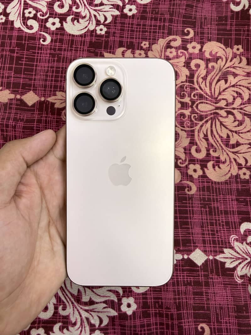 Apple iPhone 16 Pro Max 1