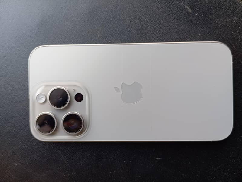 Apple iPhone 15 Pro 0