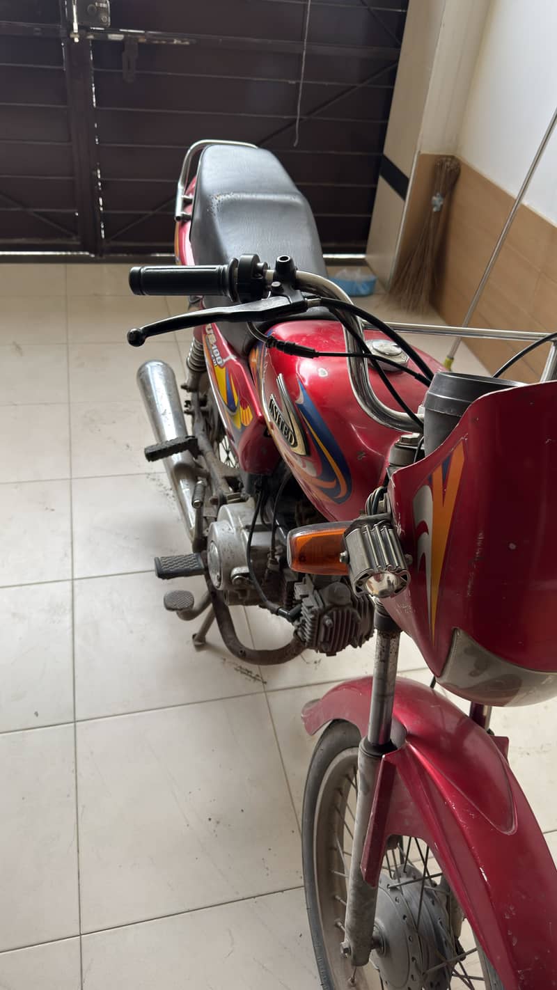 United 100cc 1