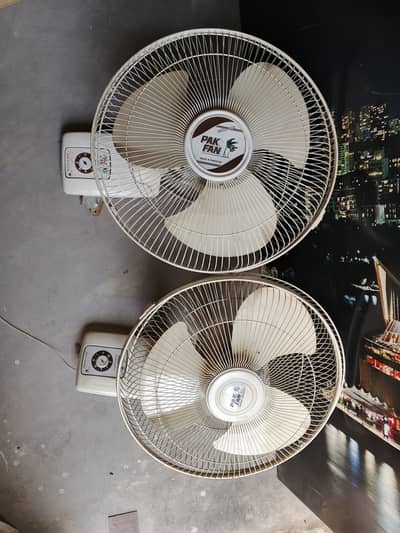 Pak Bracket Fans
