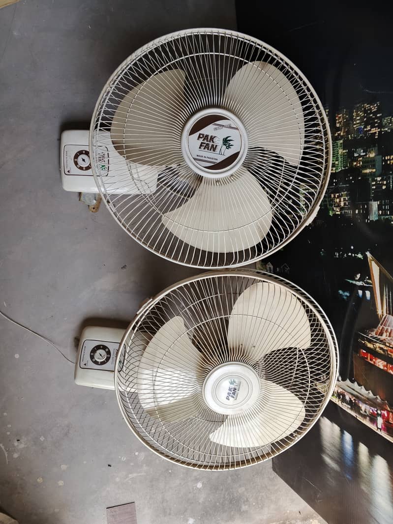 Pak Bracket Fans 0