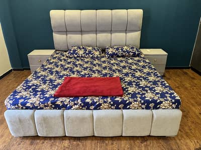 Bubble Bed with Side Tables