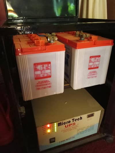 Ups and 2 batteries