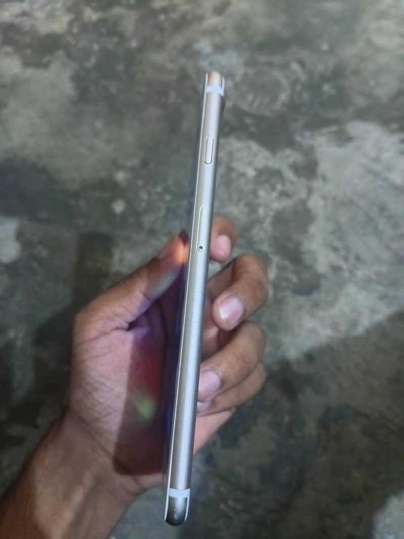 Apple iPhone 7 Plus 1