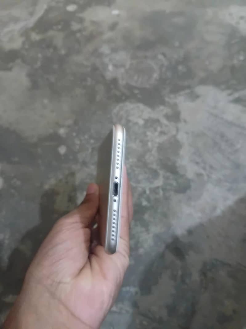 Apple iPhone 7 Plus 4
