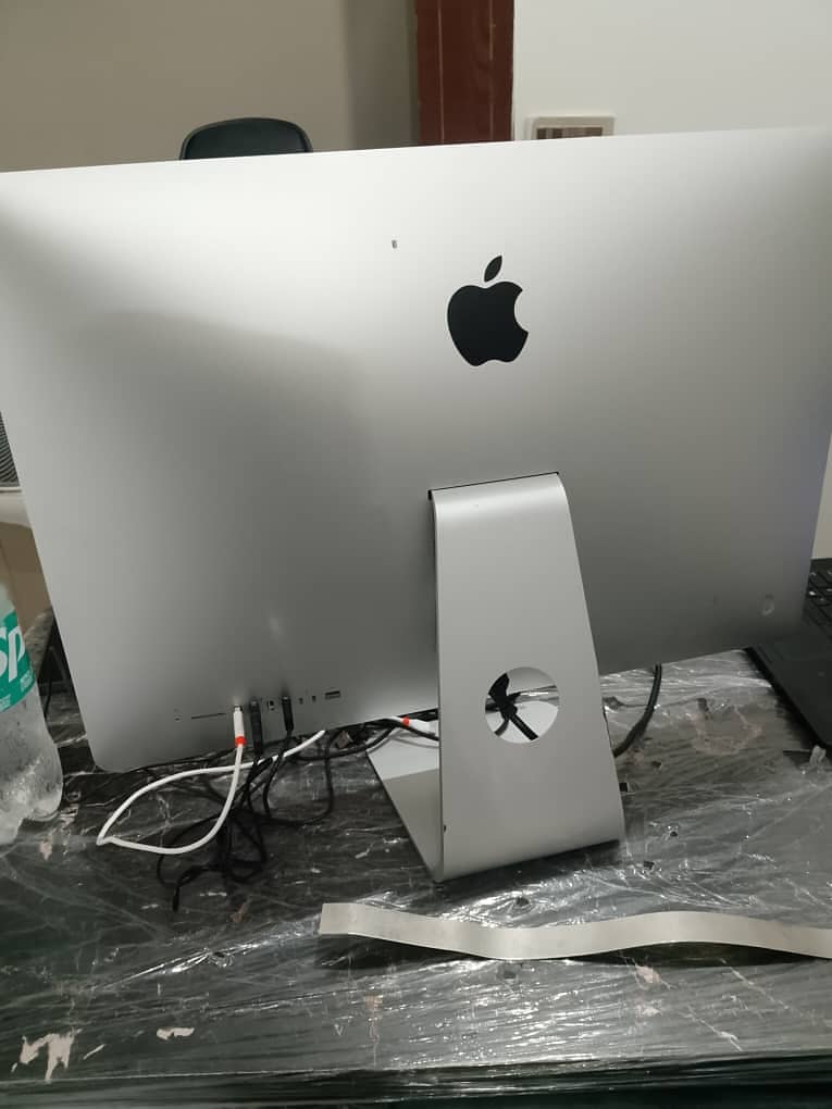 Apple IMAC 27 Inch 7th Generation 0