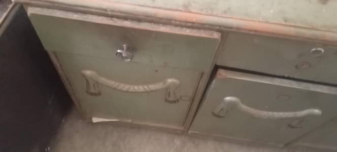 dressing table available