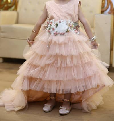 6 tov7:year &8 to 9 year wedding dress available