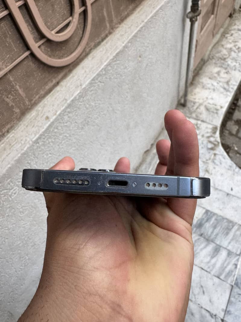 Apple iPhone 13 Pro Max 3