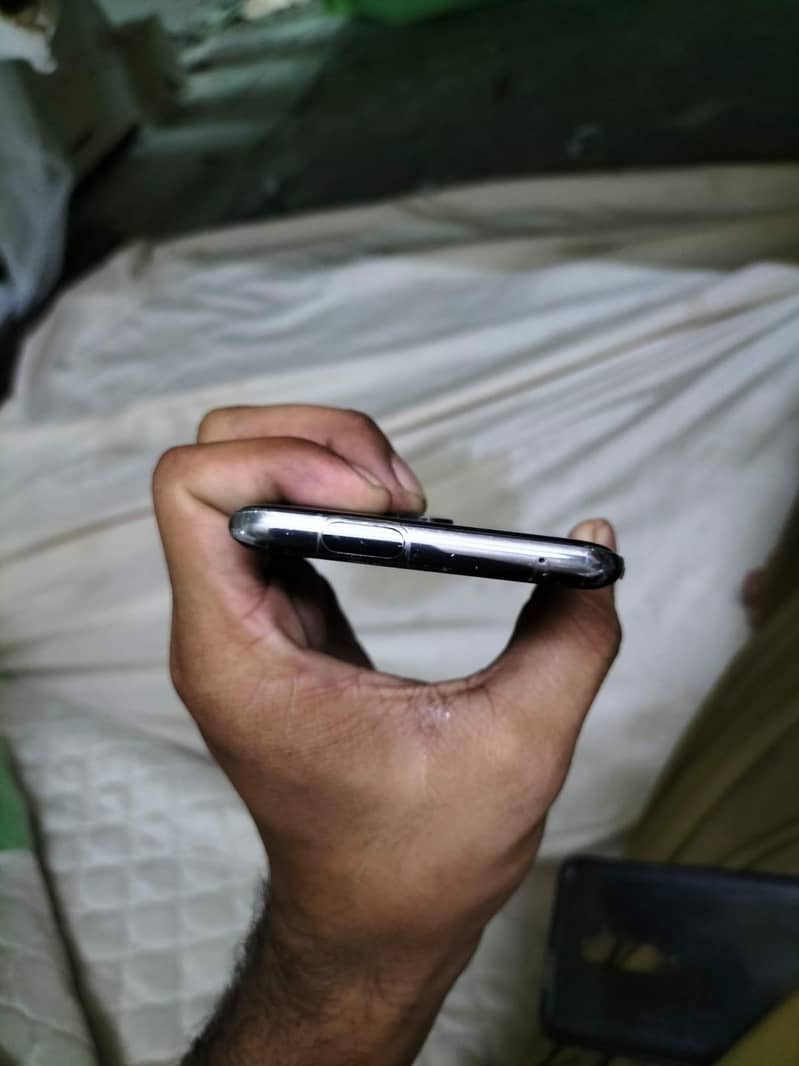 One Plus 7 Pro 3