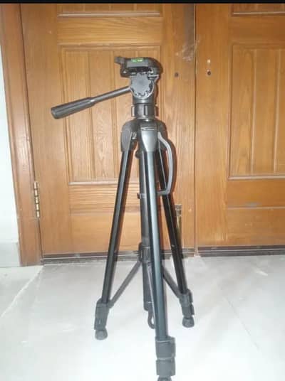 Icon Tripod