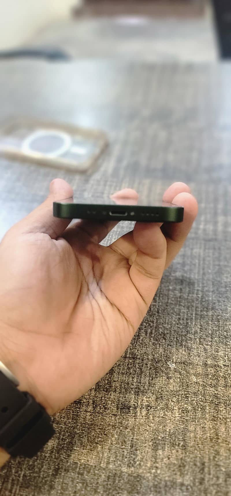 Apple iPhone 13 mini 4