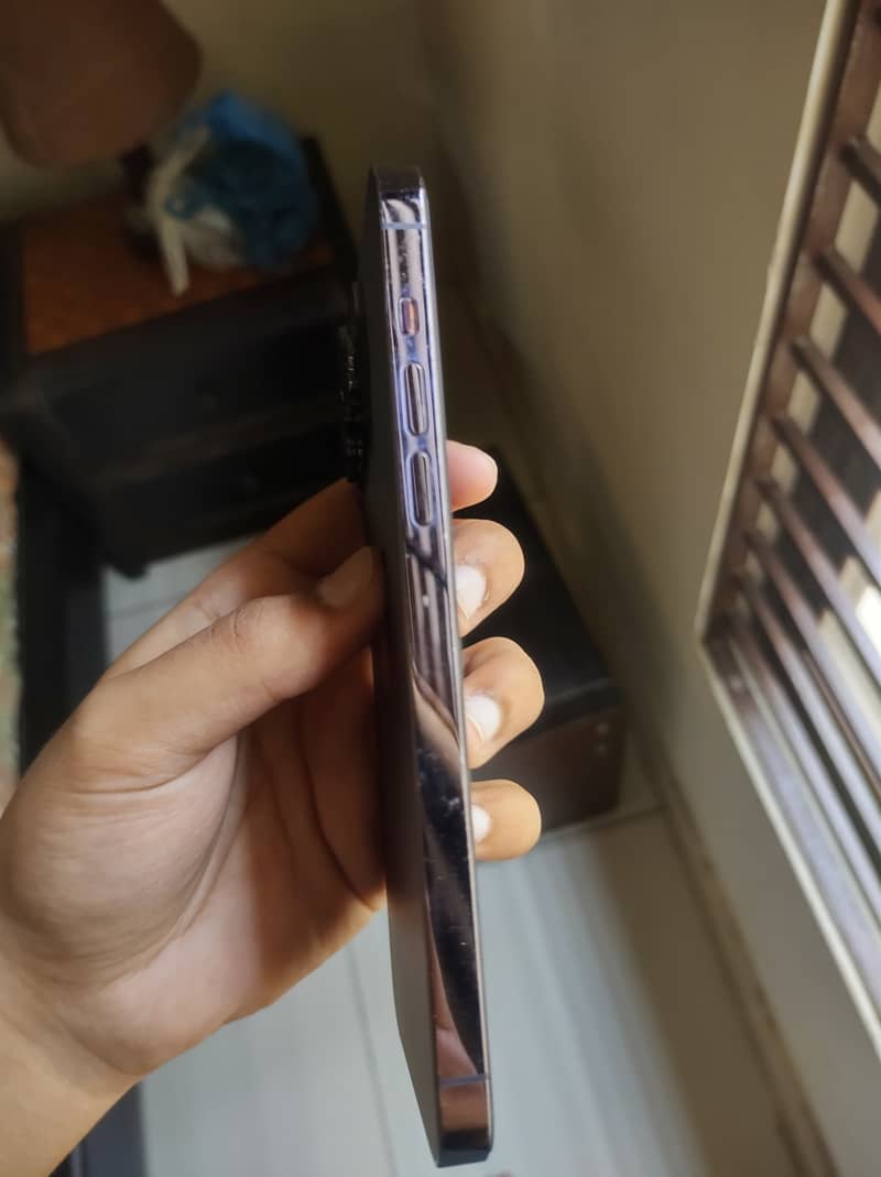 Apple iPhone 14 Pro Max 6