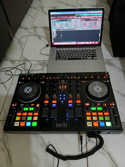 Native Instruments Traktor Kontrol S4 MK2 DJ Controller + Charger