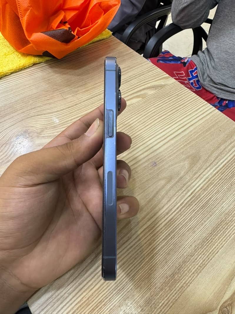 Apple iPhone 13 Pro 2
