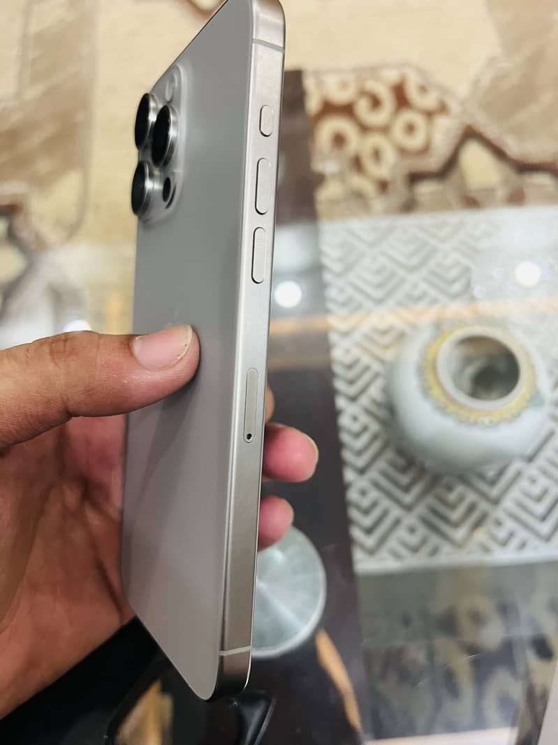 Apple iPhone 15 Pro Max 1