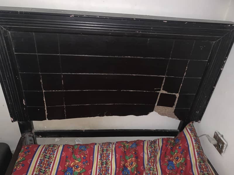 Single bed 0
