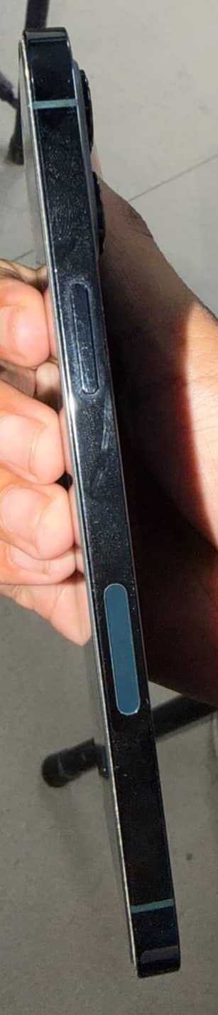 Apple iPhone 12 Pro Max 4