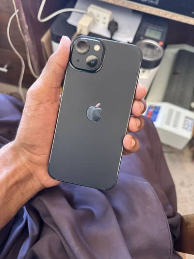 Apple iPhone 13