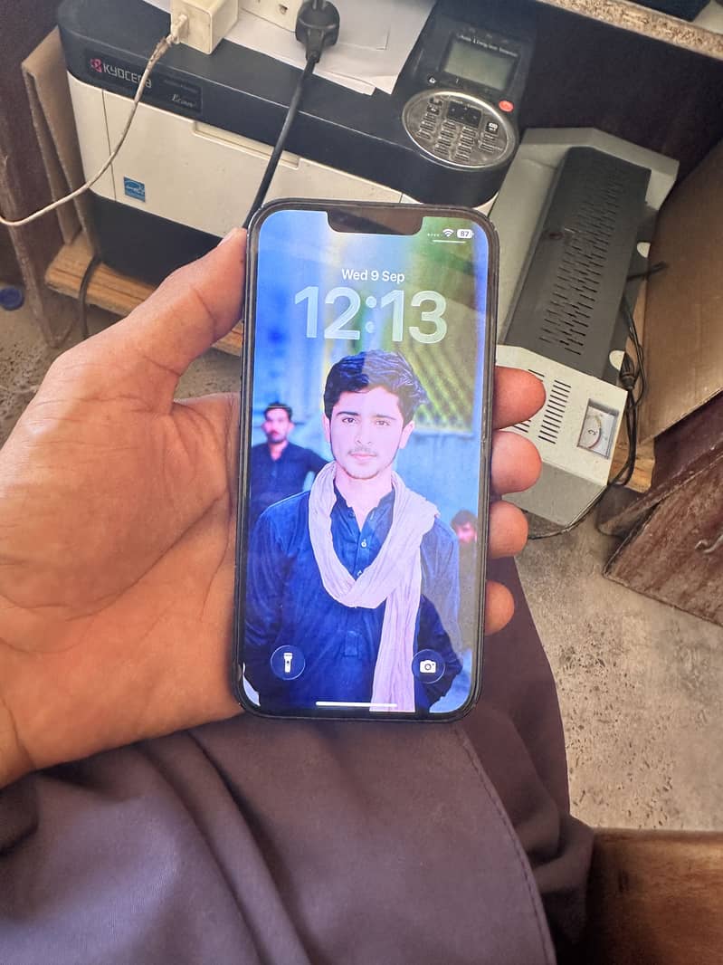 Apple iPhone 13 2