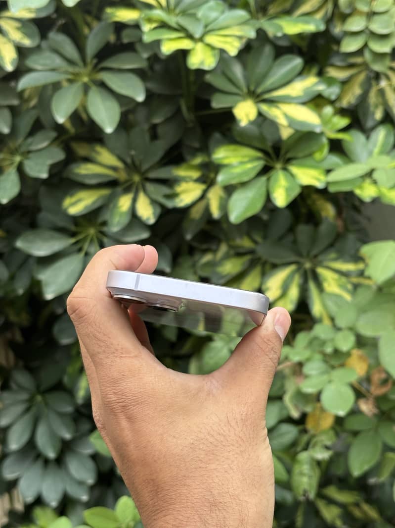 Simple iPhone 14  jv 5