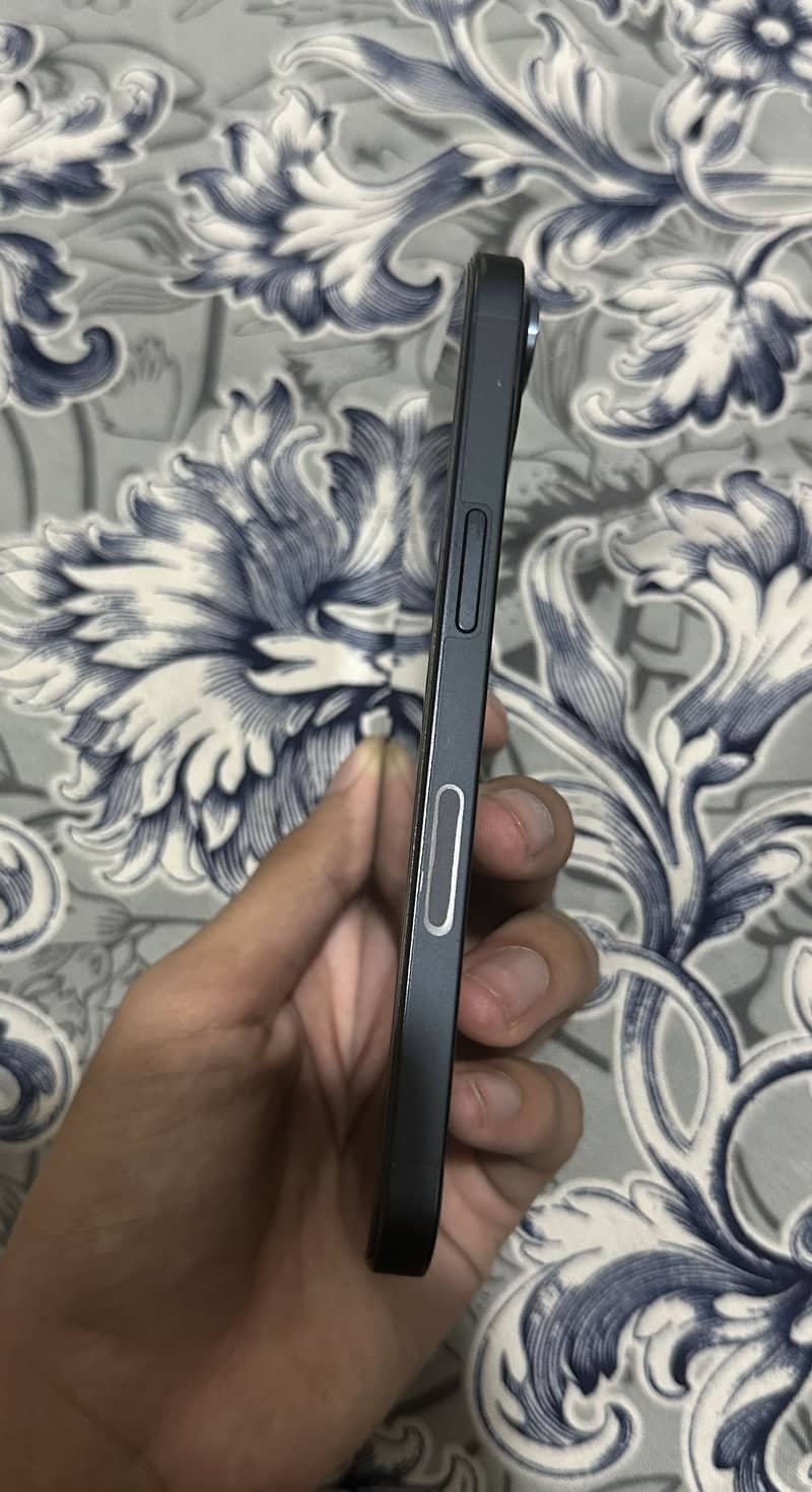 Apple iPhone 13 4