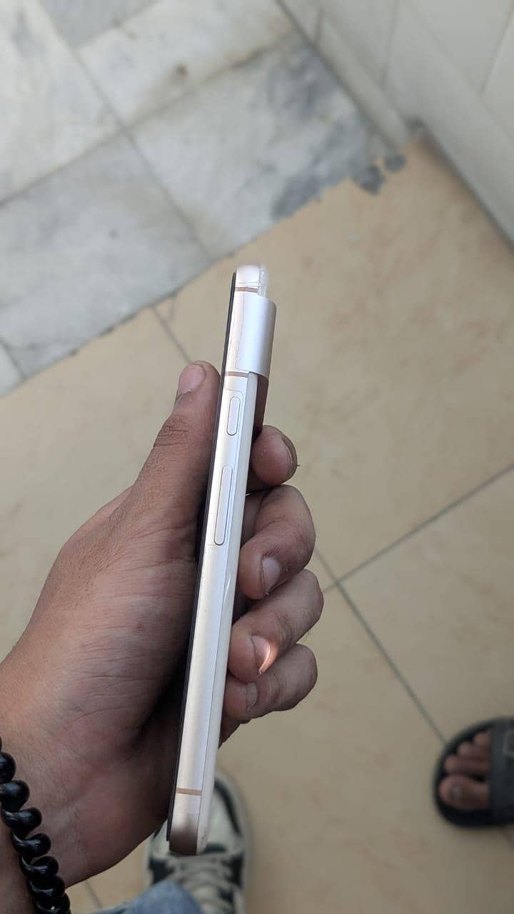 Google Pixel 8 2