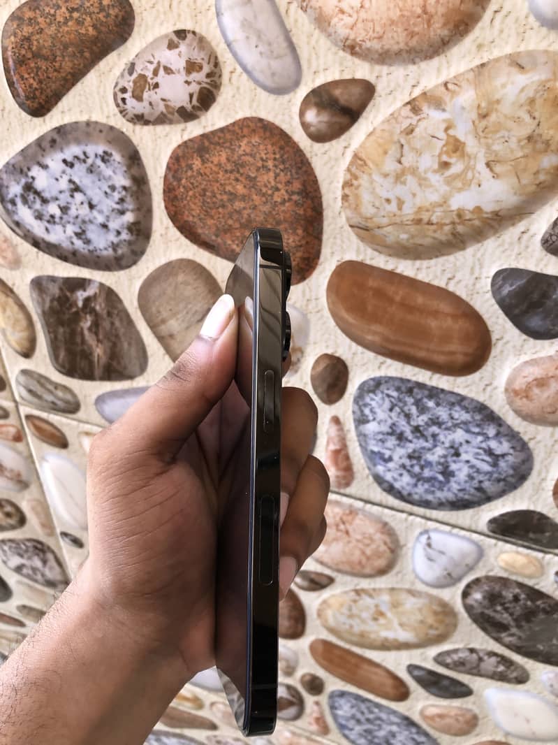 Apple iPhone 14 Pro 1