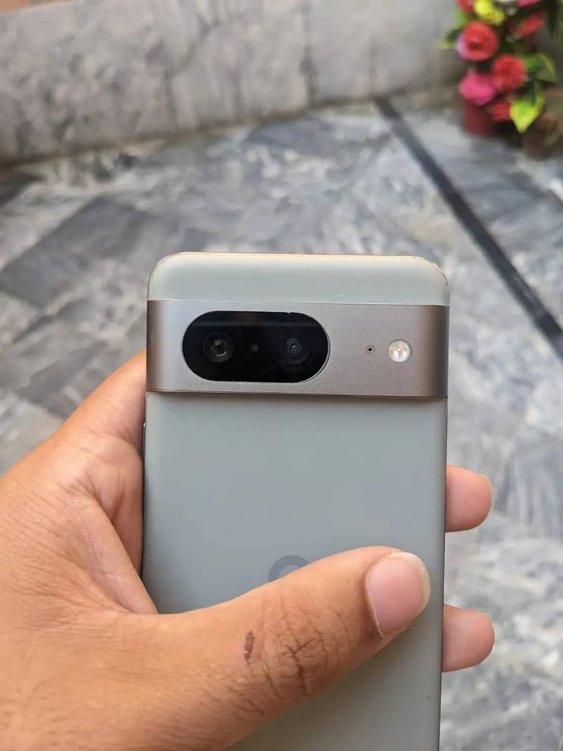 Google Pixel 8 3