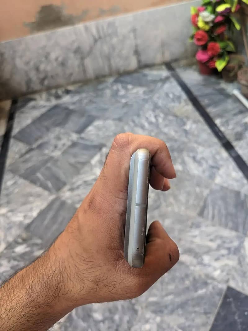 Google Pixel 8 5
