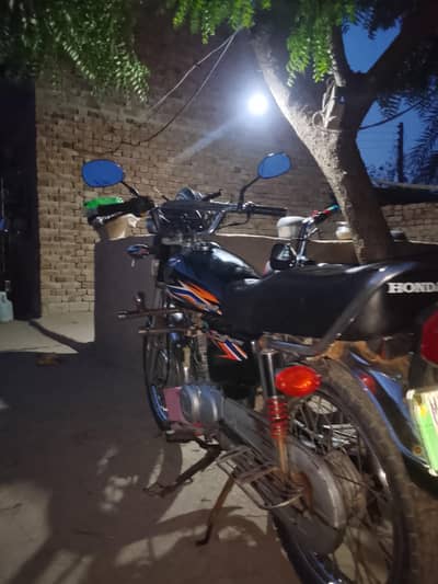 Honda 125 sale all ok original Hy hr Chaz oky Hy all documents clear