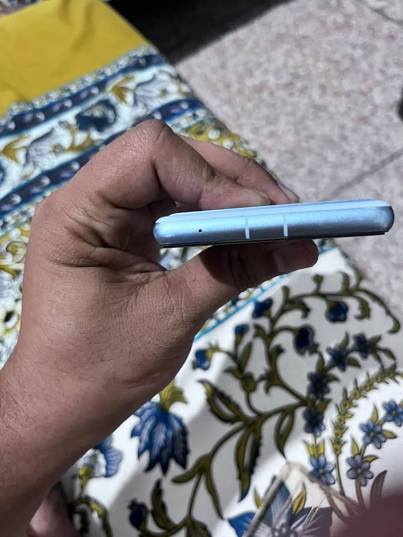 Google Pixel 7a 5