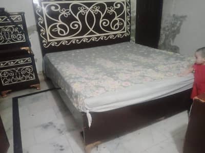 Used bedroom set for sell.  Bargaining  available 10/8 condition