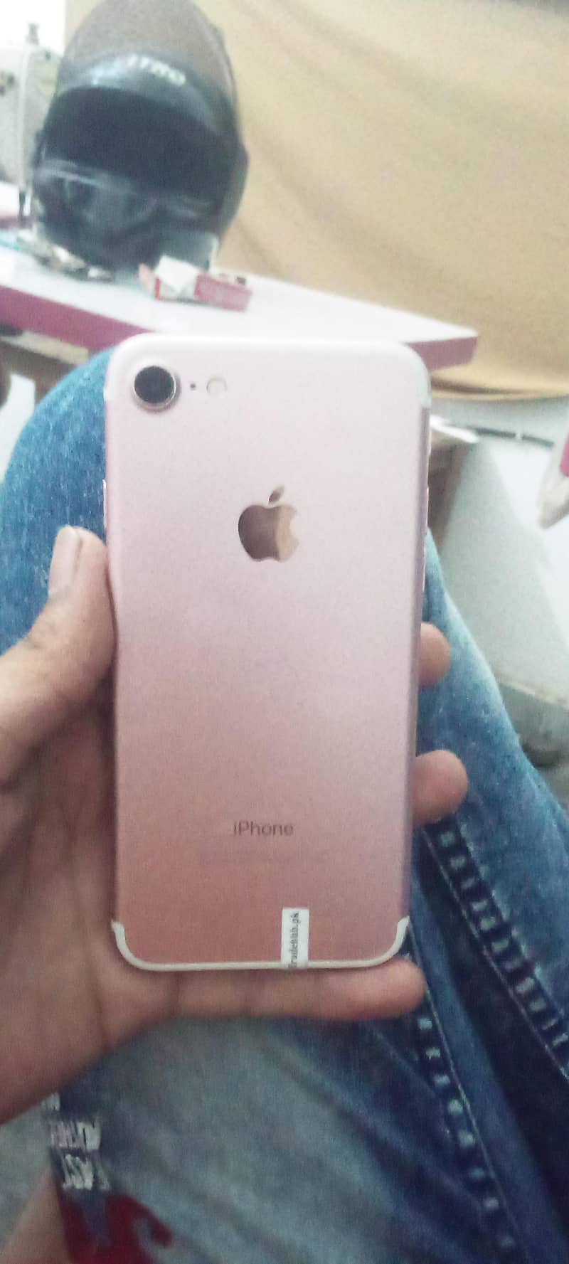 Apple iPhone 7 0