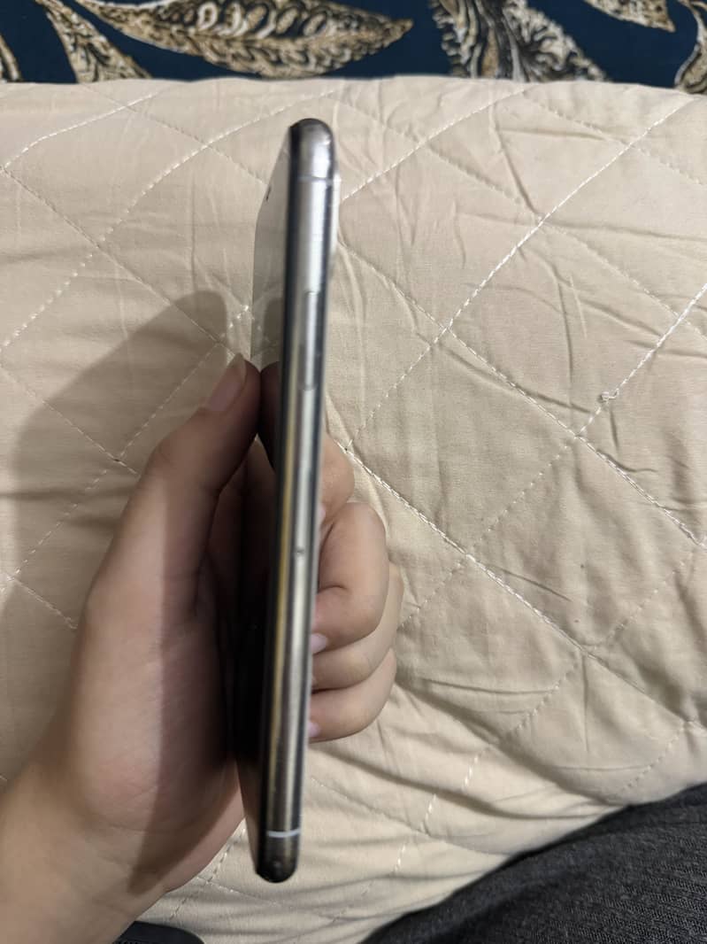 Apple iPhone X 2