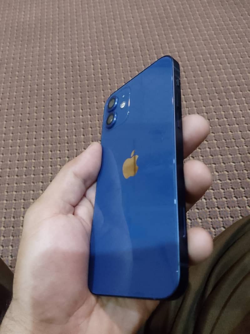Apple iPhone 12 3