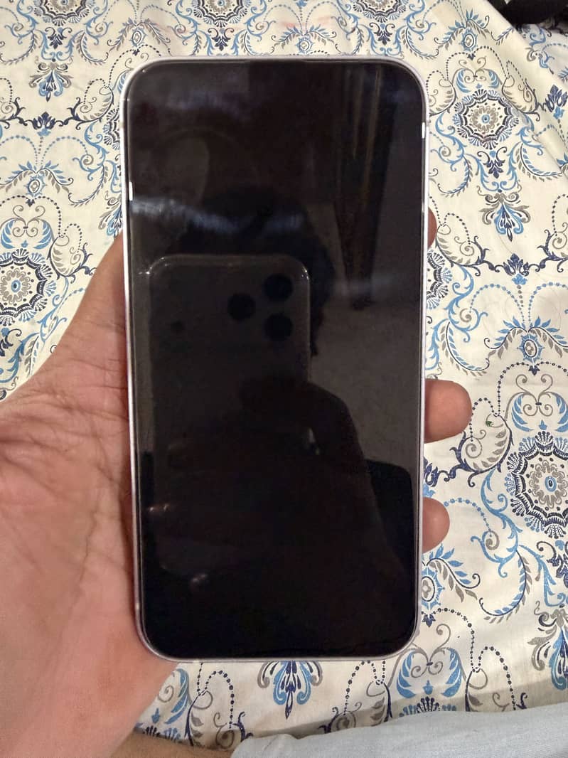 Apple iPhone 14 3
