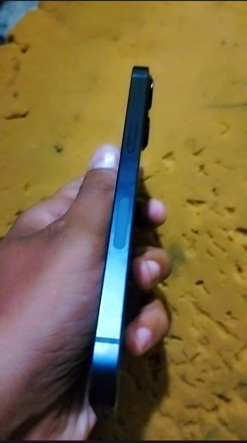 Apple iPhone 13 3