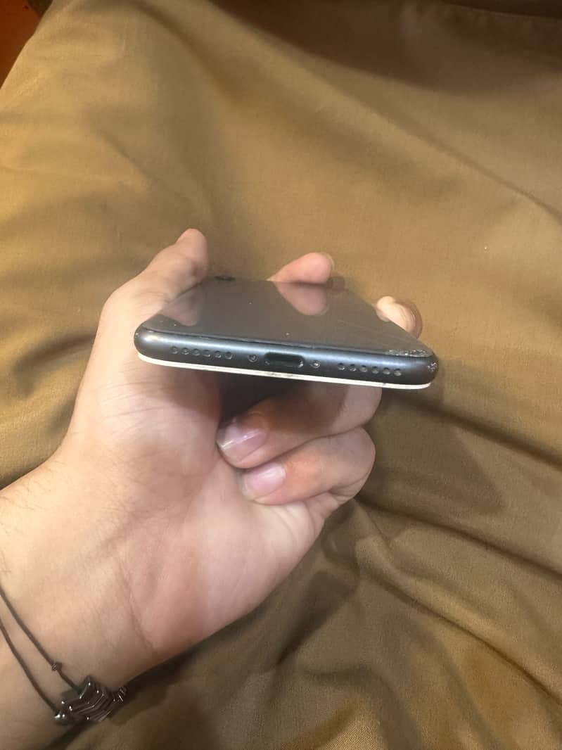 Apple iPhone 8 4