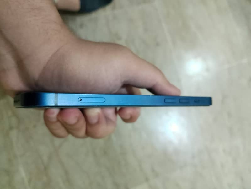 Apple iPhone 12 3