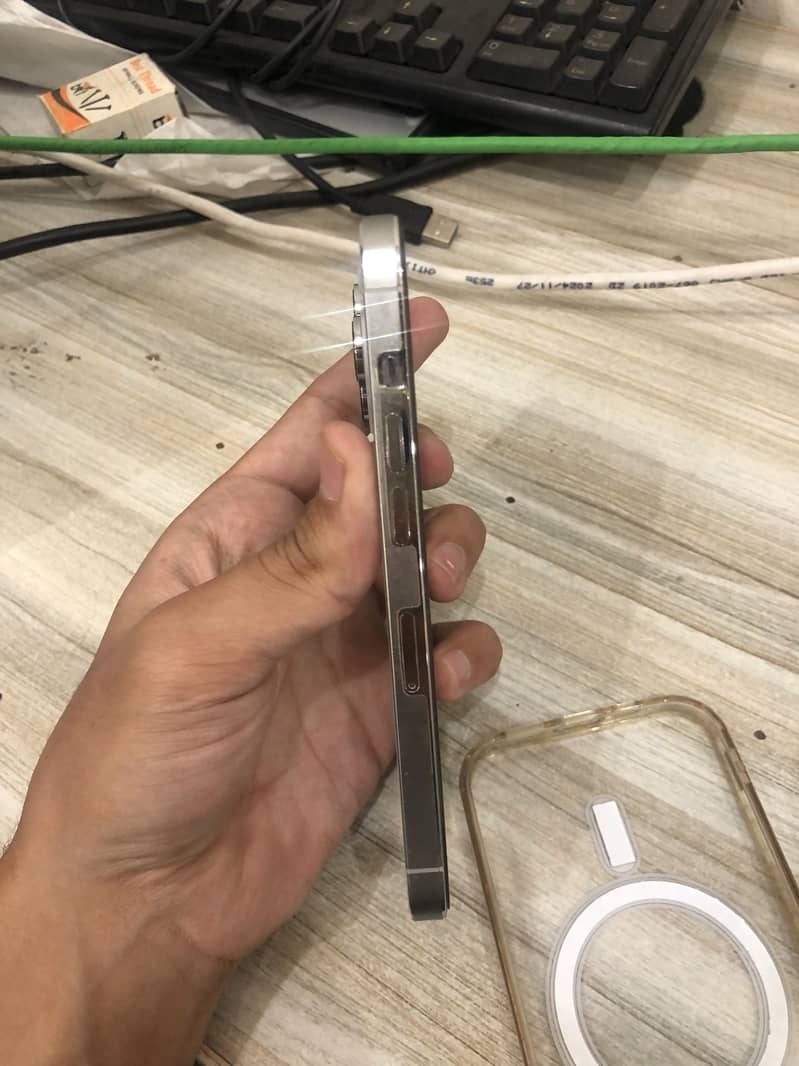 Apple iPhone 14 Pro 3