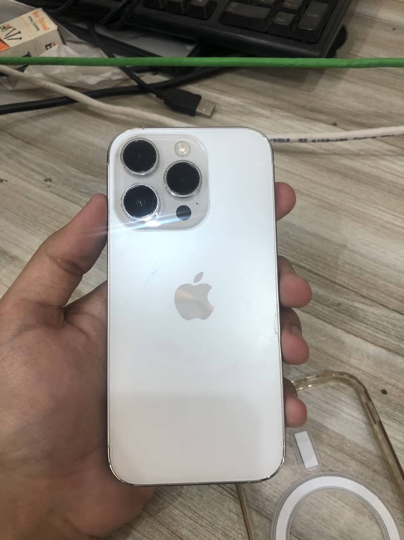 Apple iPhone 14 Pro 4