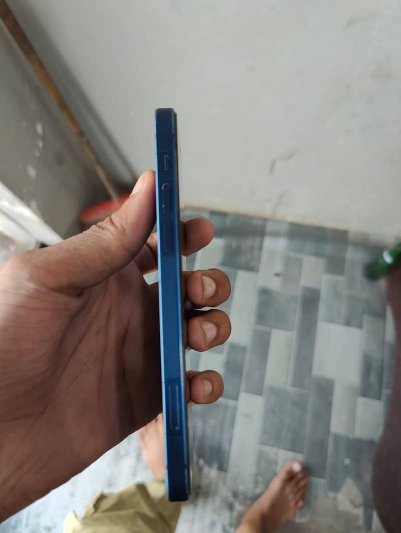 Iphone 12 4