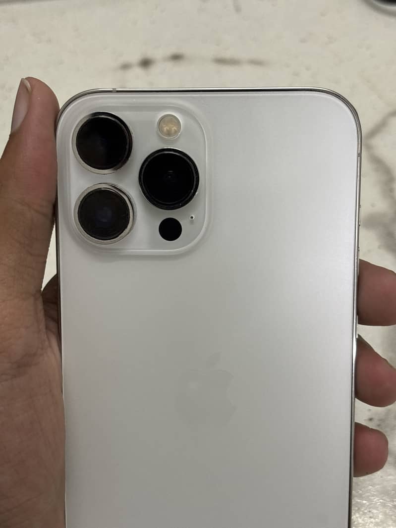 Apple iPhone 13 Pro Max 3