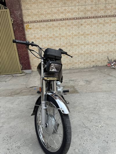 125 black gold addition