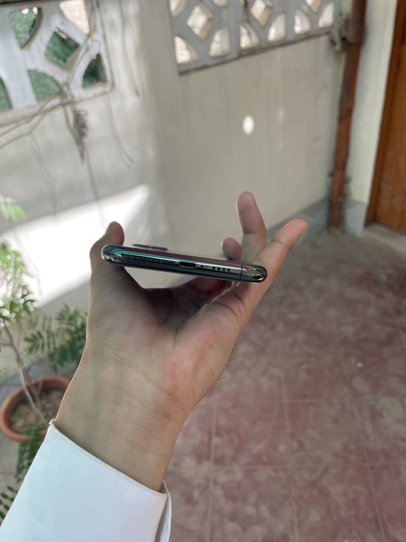 Apple iPhone 11 Pro Max 3