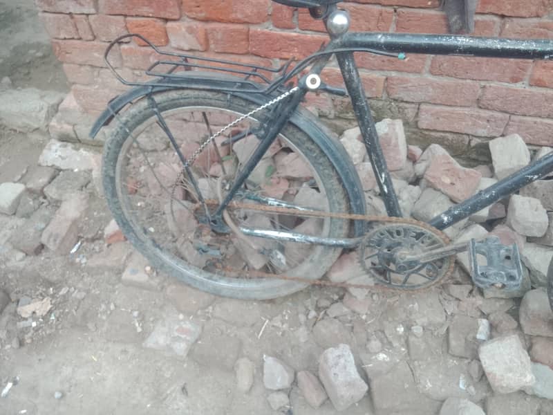 اچھی حالت میں سائیکل برائے فروخت 1