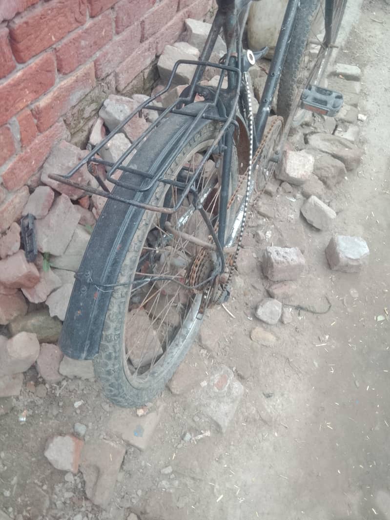 اچھی حالت میں سائیکل برائے فروخت 3
