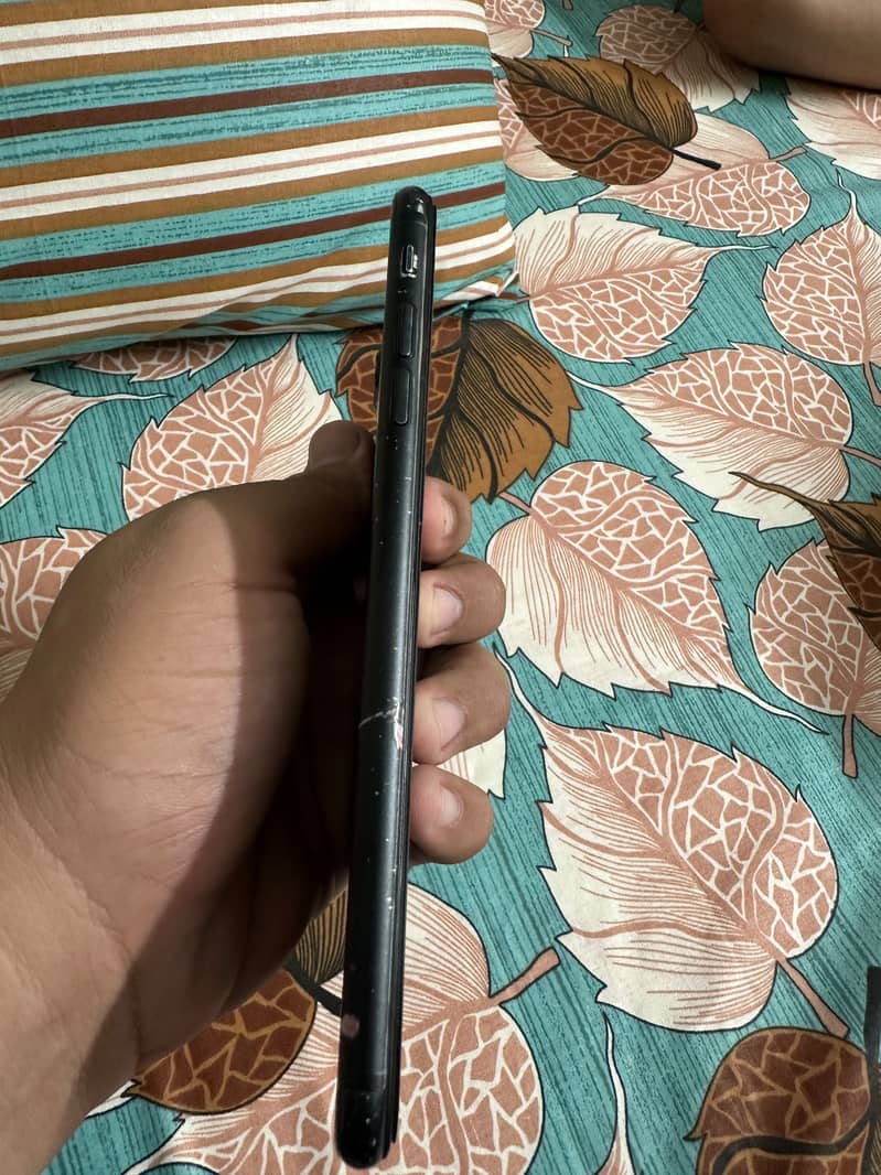 Apple iPhone 7 Plus 1