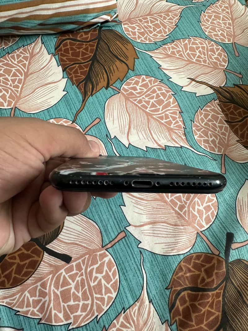 Apple iPhone 7 Plus 4